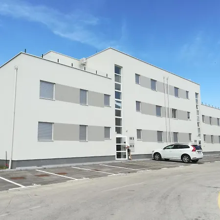 Antonella Apartment Nin